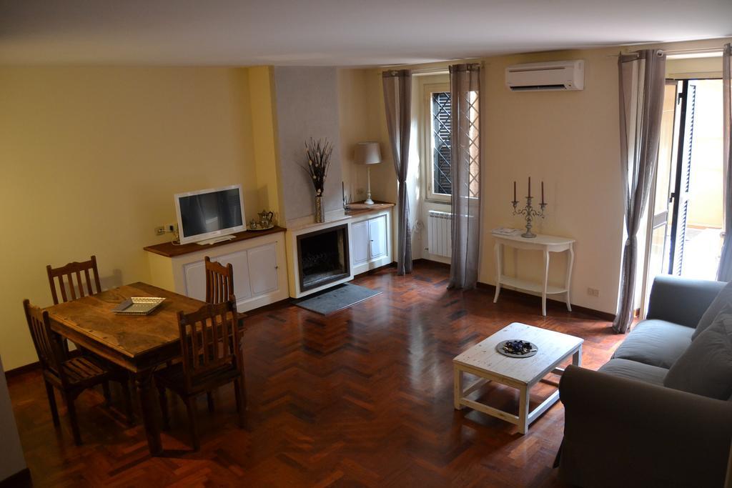 Palazzo Velli Suites Рим Номер фото