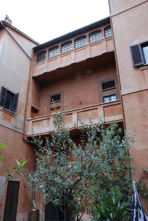 Palazzo Velli Suites Рим Экстерьер фото