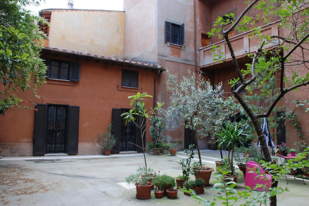 Palazzo Velli Suites Рим Экстерьер фото