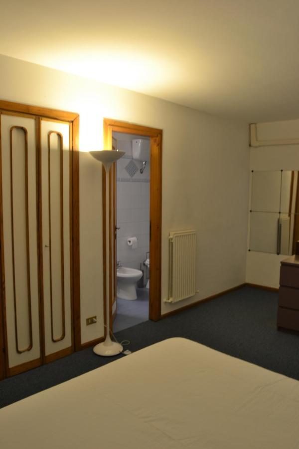 Palazzo Velli Suites Рим Экстерьер фото